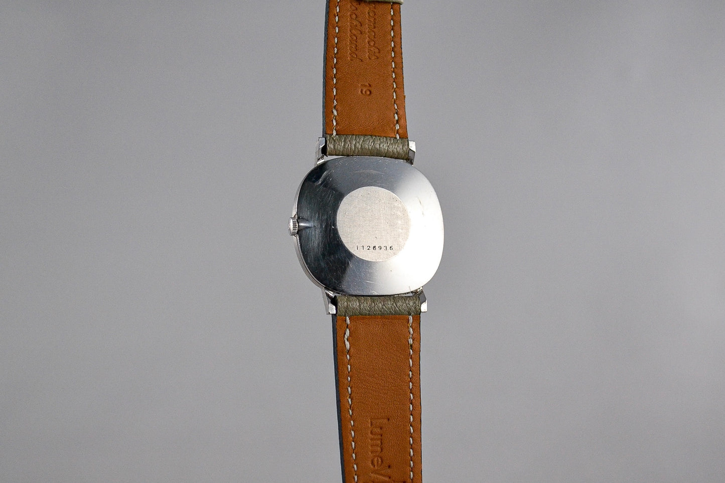 juvenia tv bleue mécanique LumeVille montre vintage