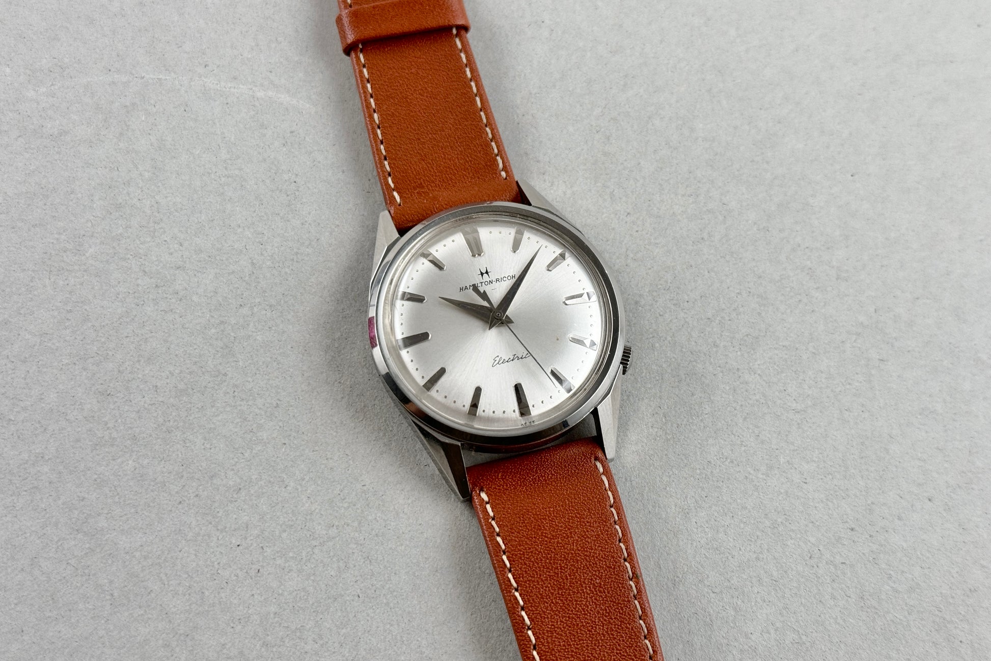 Hamilton Ricoh Electric 555E lumeville montre vintage