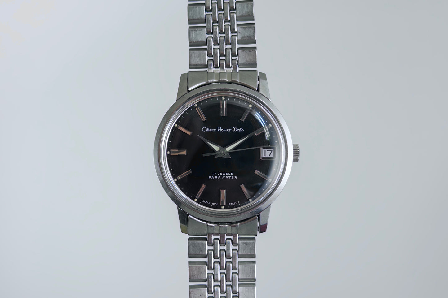 Citizen Homer Date 63-2058 black dial vintage watch on its steel bracelet