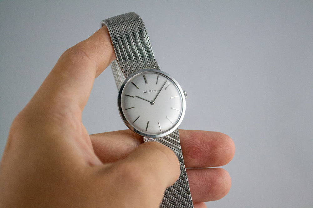 Juvenia Slim Grise lumeville montre vintage