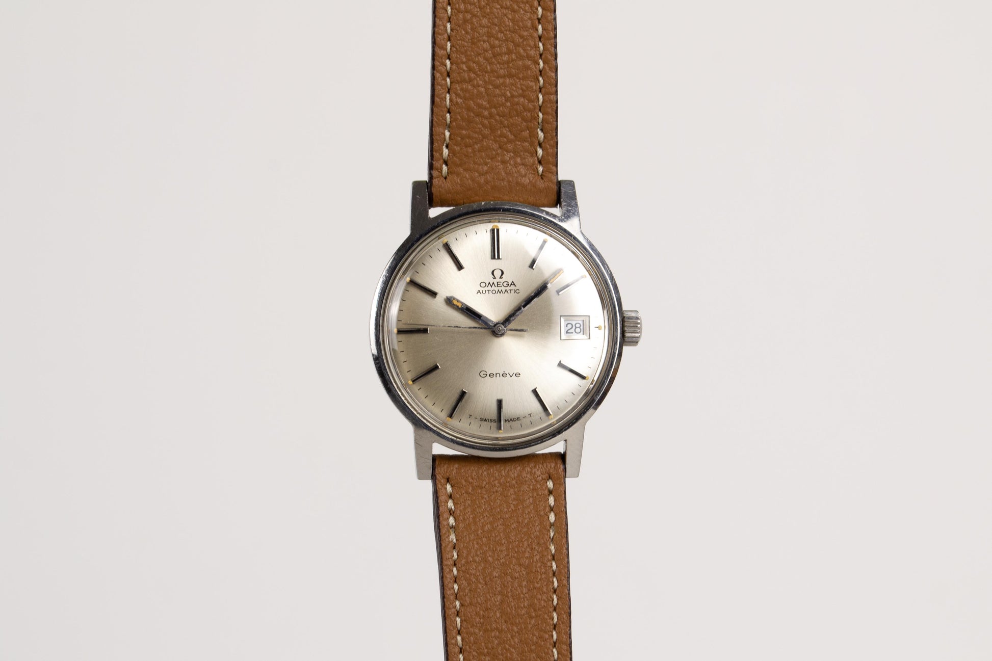 Omega Genève 166.070 lumeville montre vintage