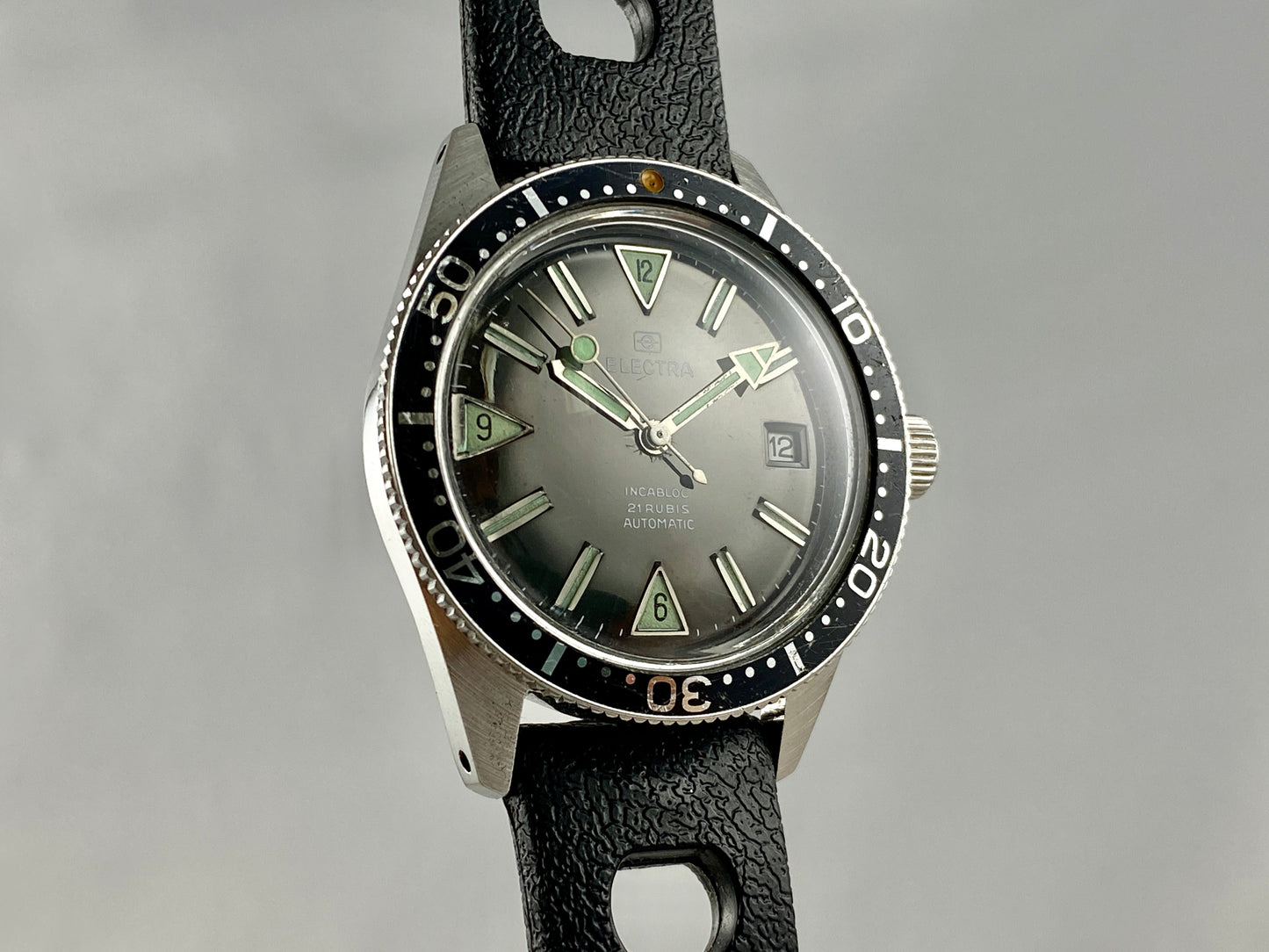 electra skin diver LumeVille montre vintage