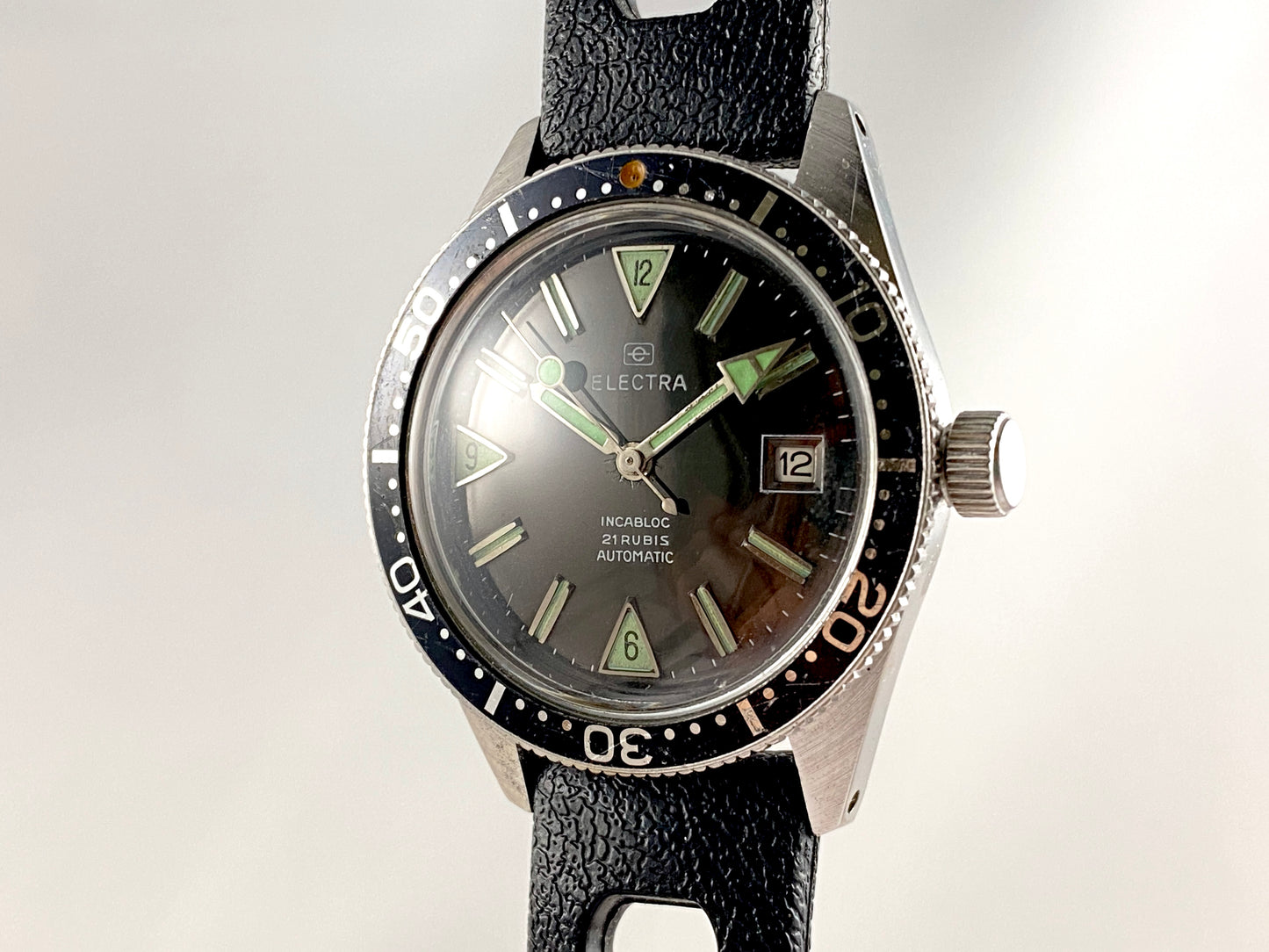 electra skin diver LumeVille montre vintage
