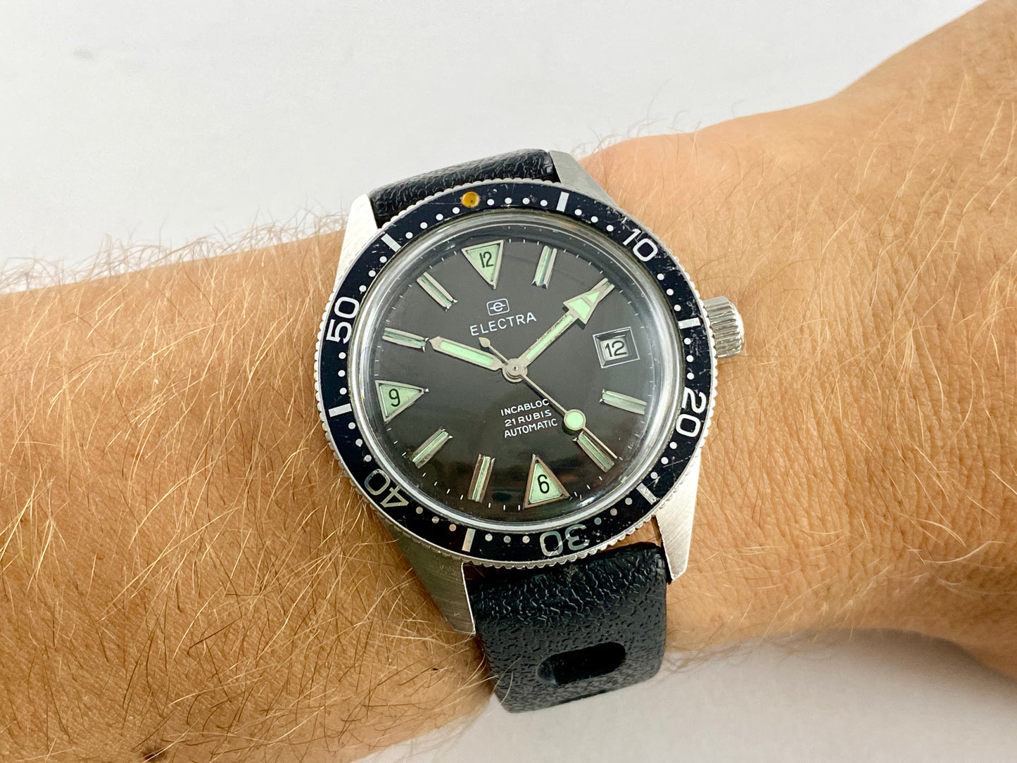 electra skin diver LumeVille montre vintage