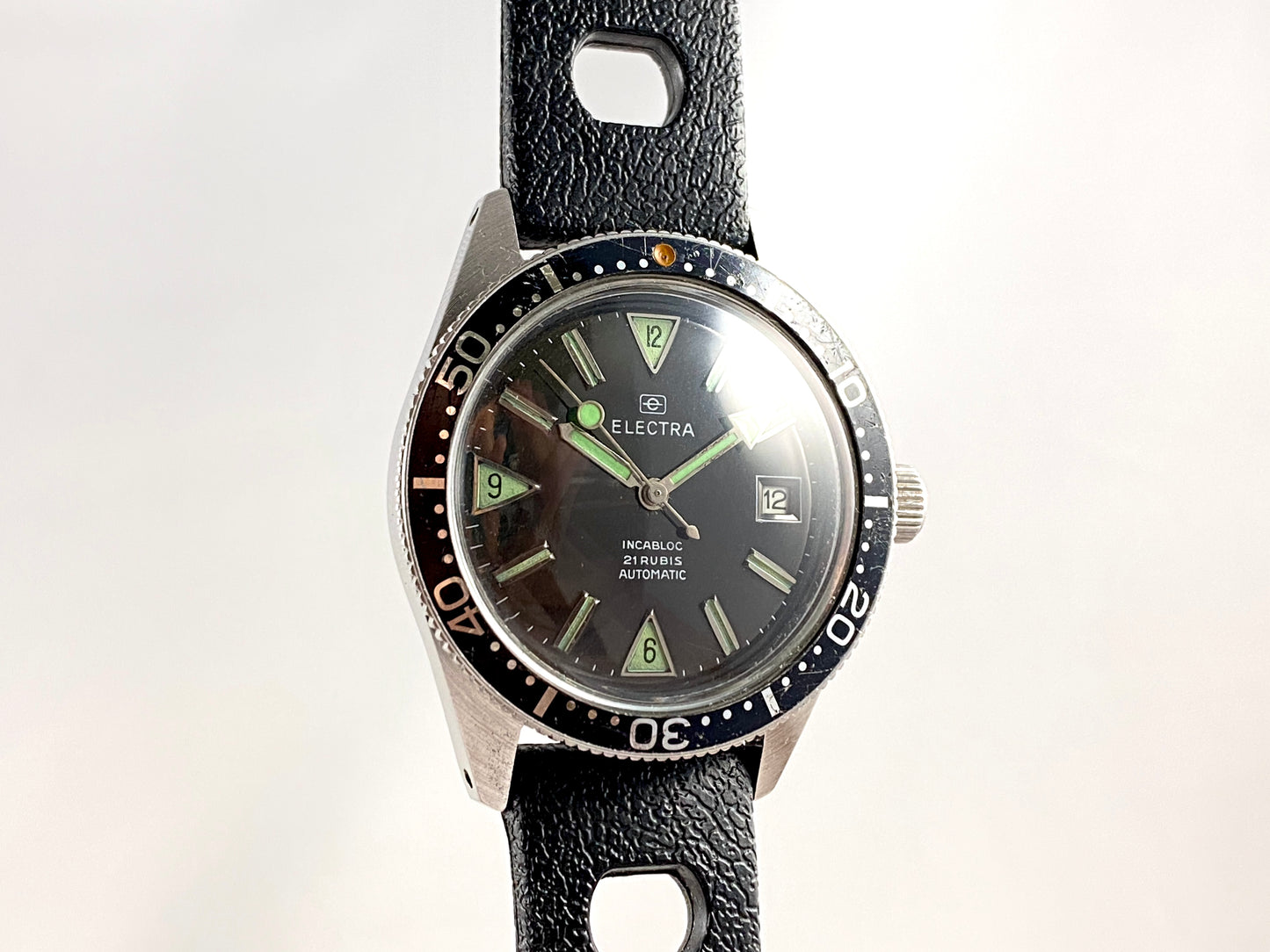 electra skin diver LumeVille montre vintage