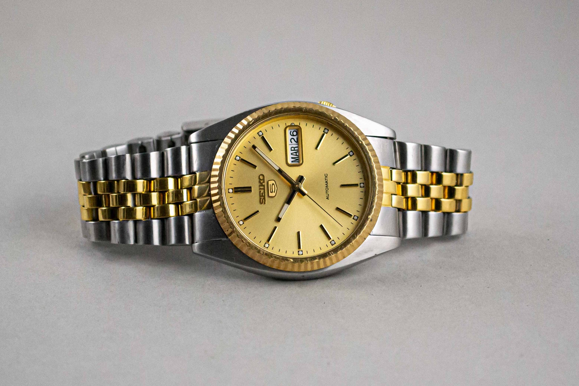 montre vintage Seiko "Datejust" SNXJ92 Or Acier lumeville