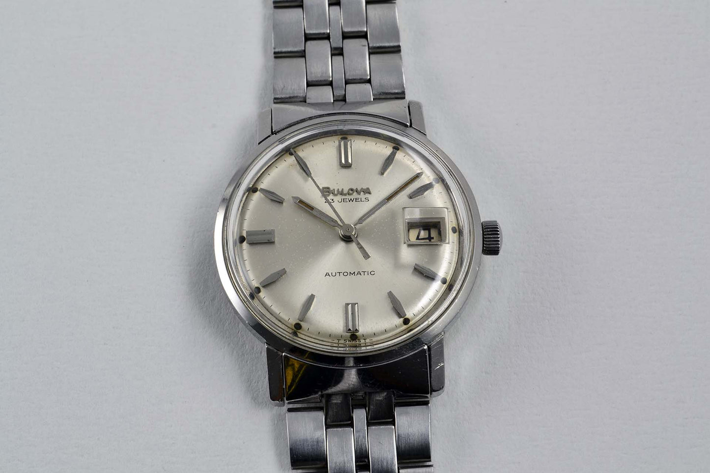 Bulova Date Automatic - 1966 - LumeVille