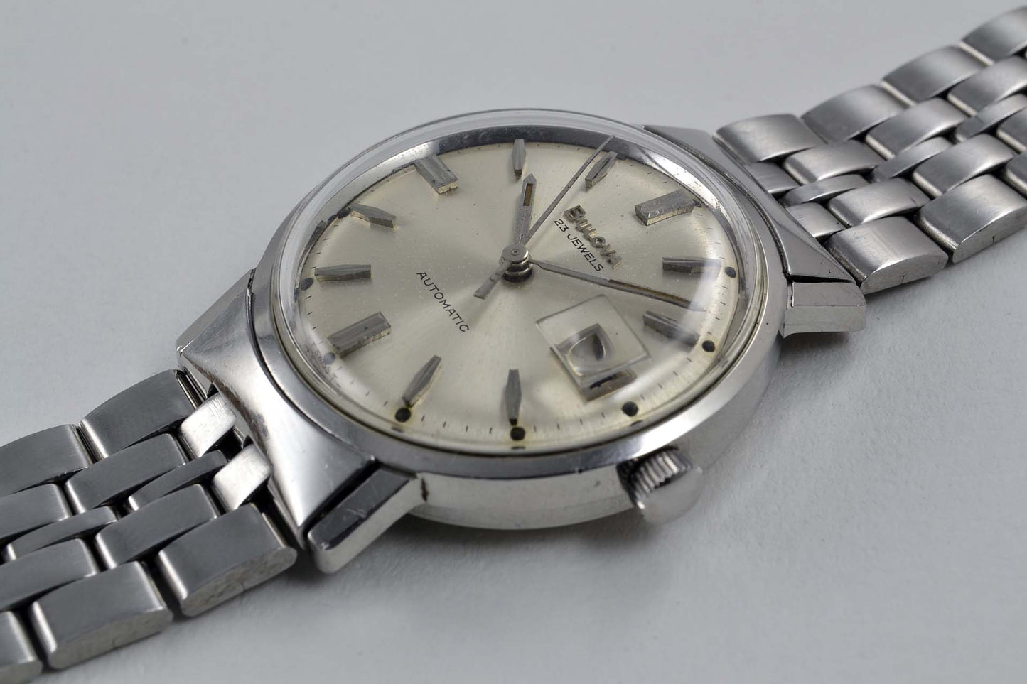 Bulova Date Automatic - 1966 - LumeVille