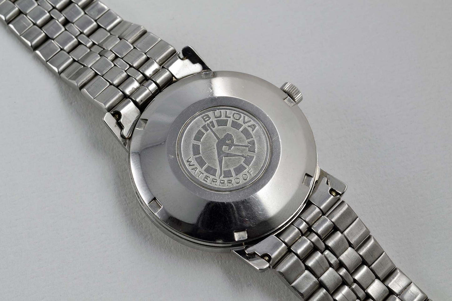 Bulova Date Automatic - 1966 - LumeVille