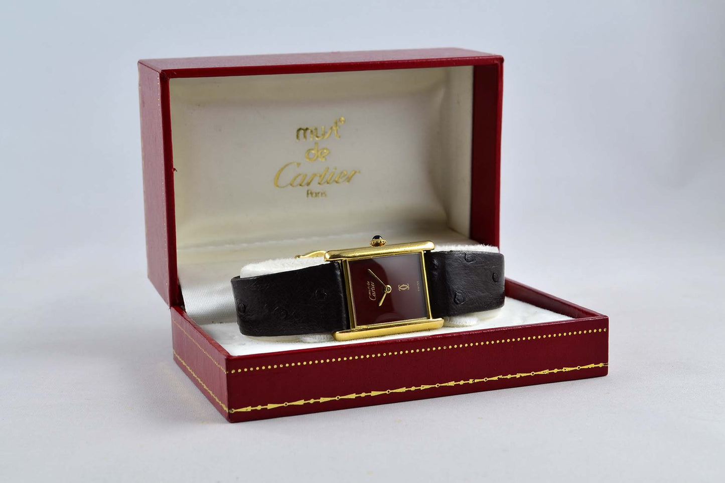 Must de Cartier Tank Homme Mécanique Lie-de-vin bordeaux lumeville montre vintage