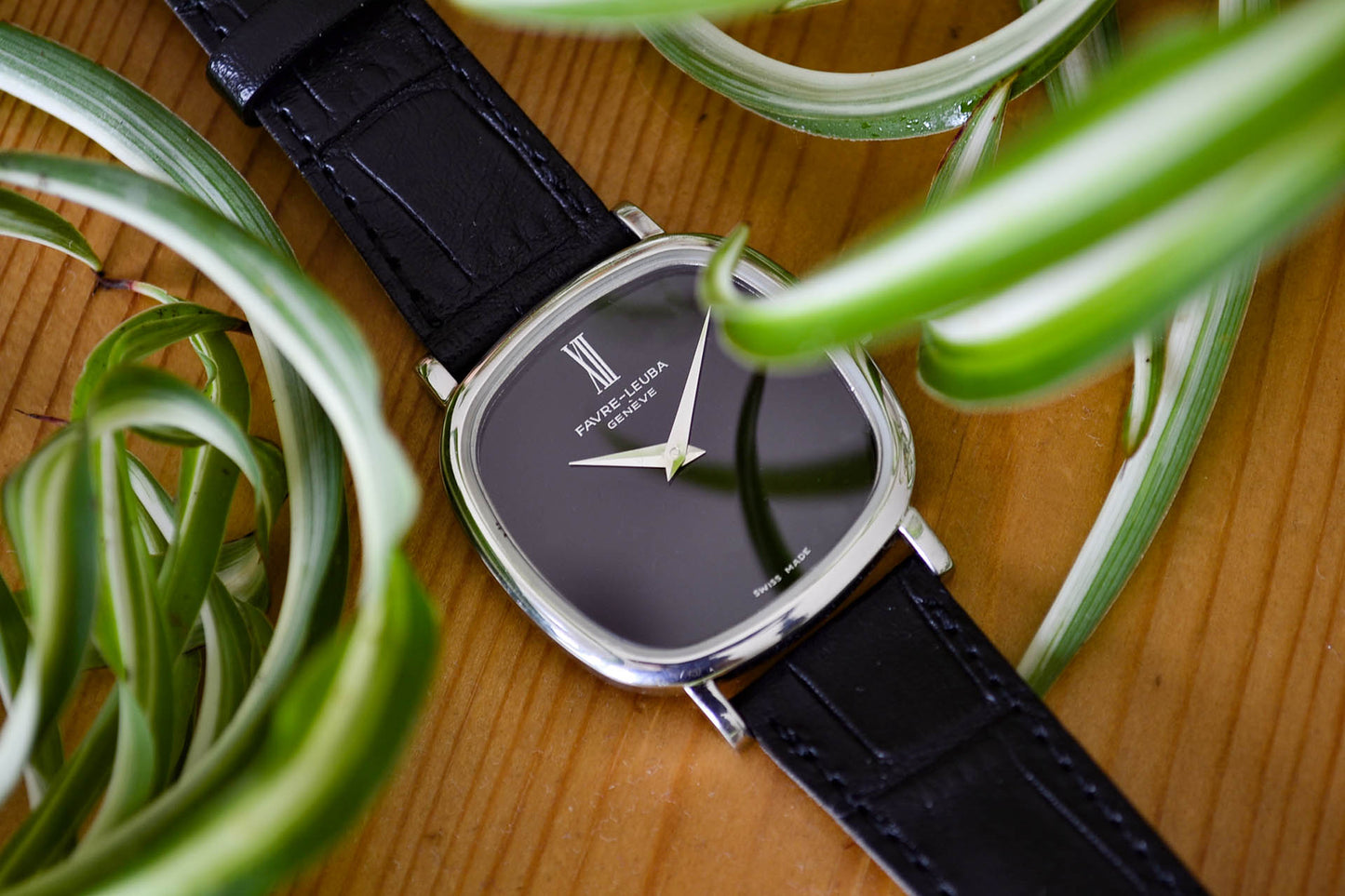 montre vintage lumeville peseux 7001 Favre-Leuba cadran noir laqué