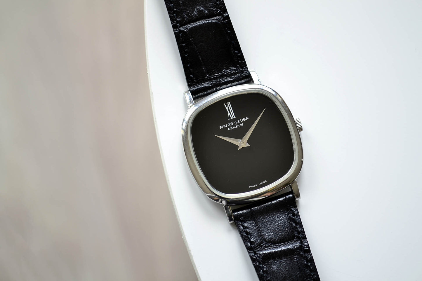 montre vintage lumeville peseux 7001 Favre-Leuba cadran noir laqué