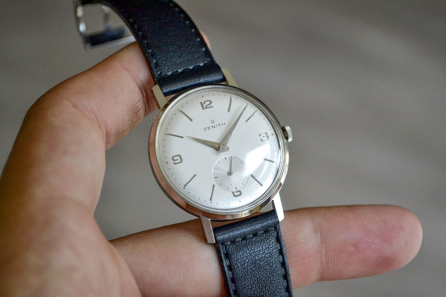 lumeville montre vintage zenith calibre 106
