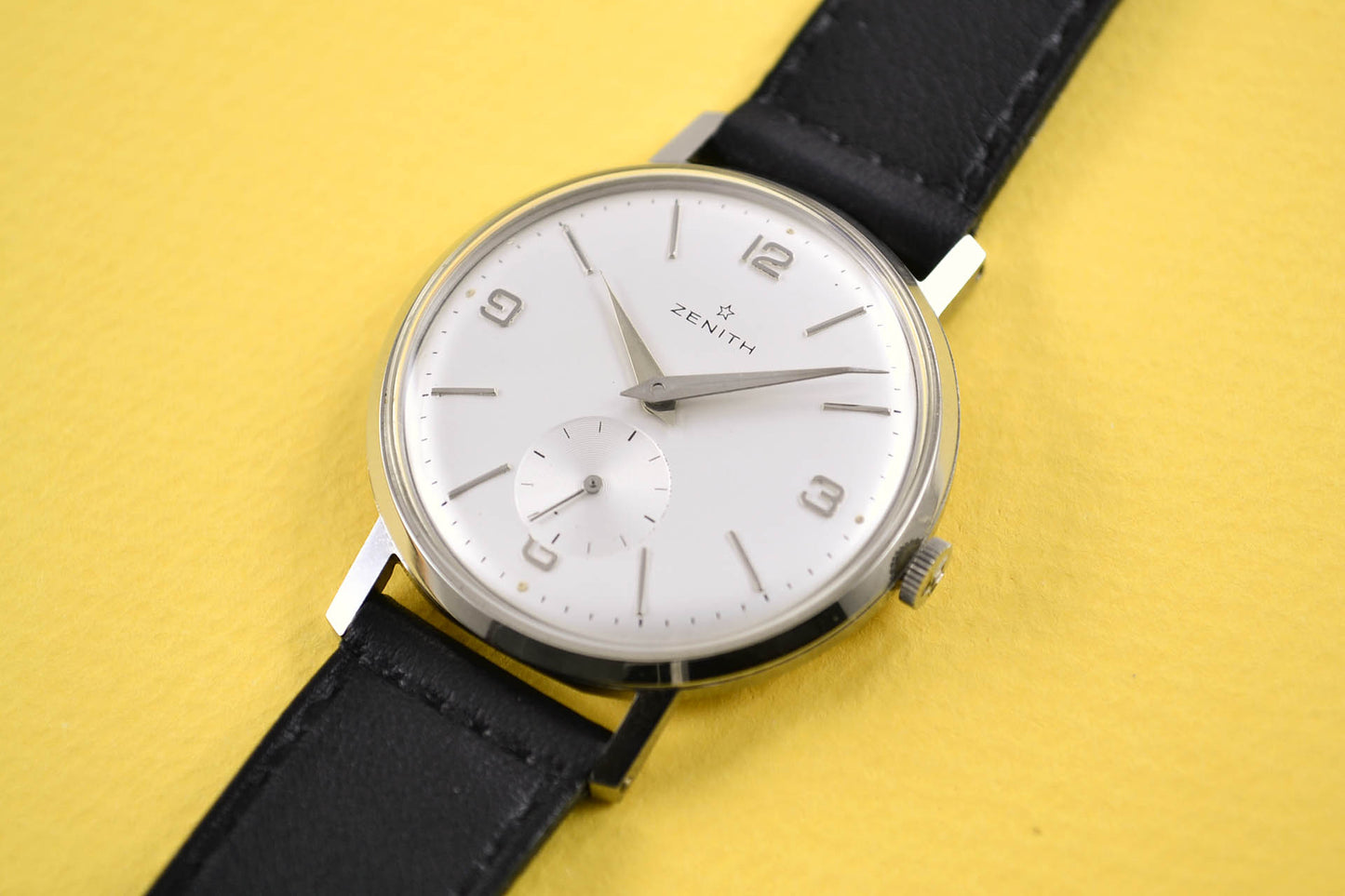 lumeville montre vintage zenith calibre 106