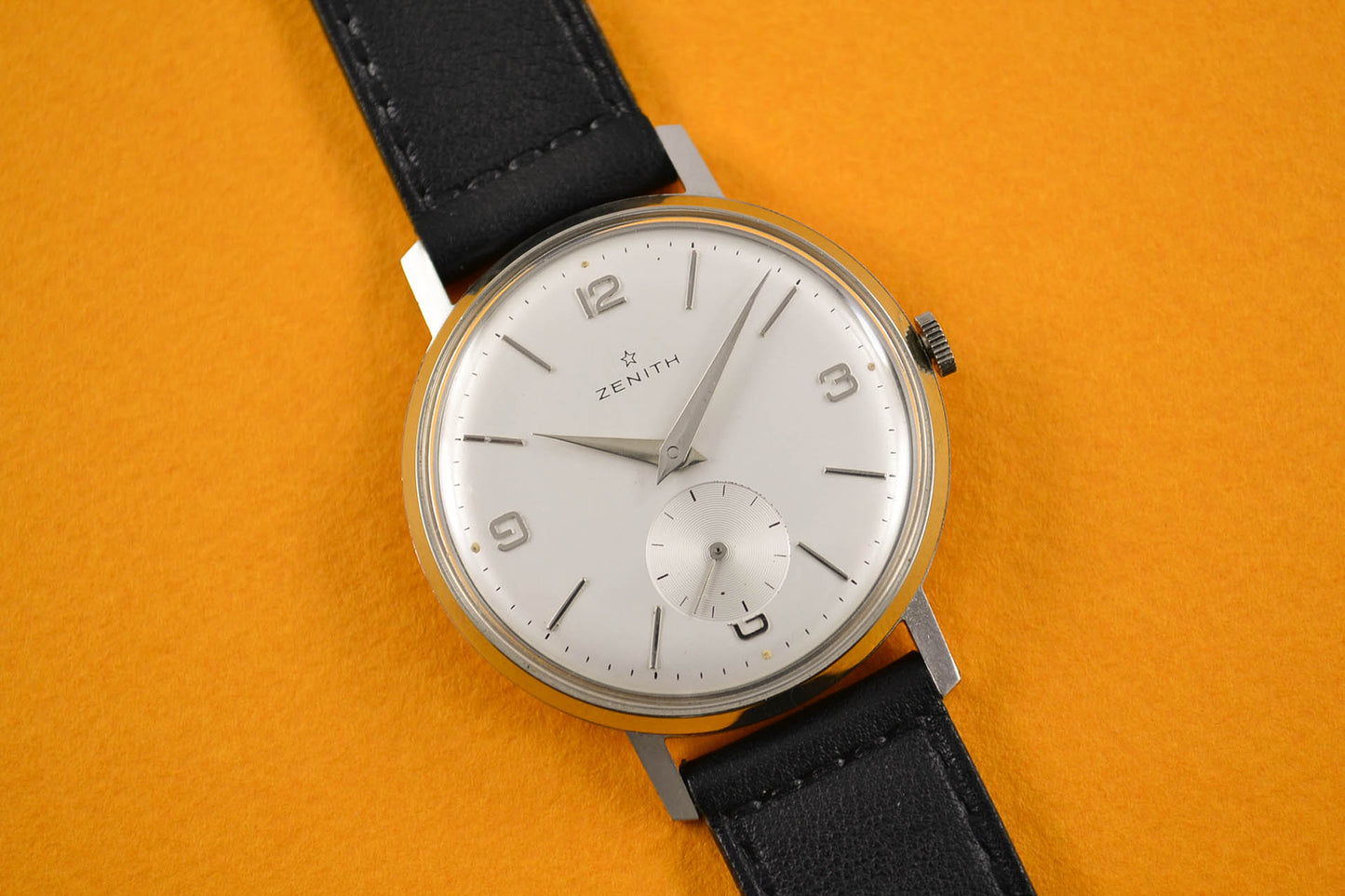 lumeville montre vintage zenith calibre 106