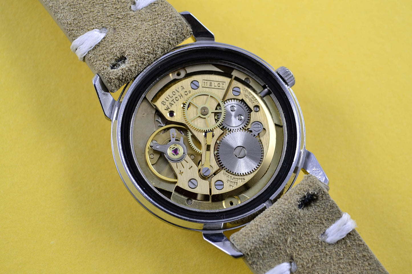 Bulova Sea King Baleine 1969 lumeville montre vintage
