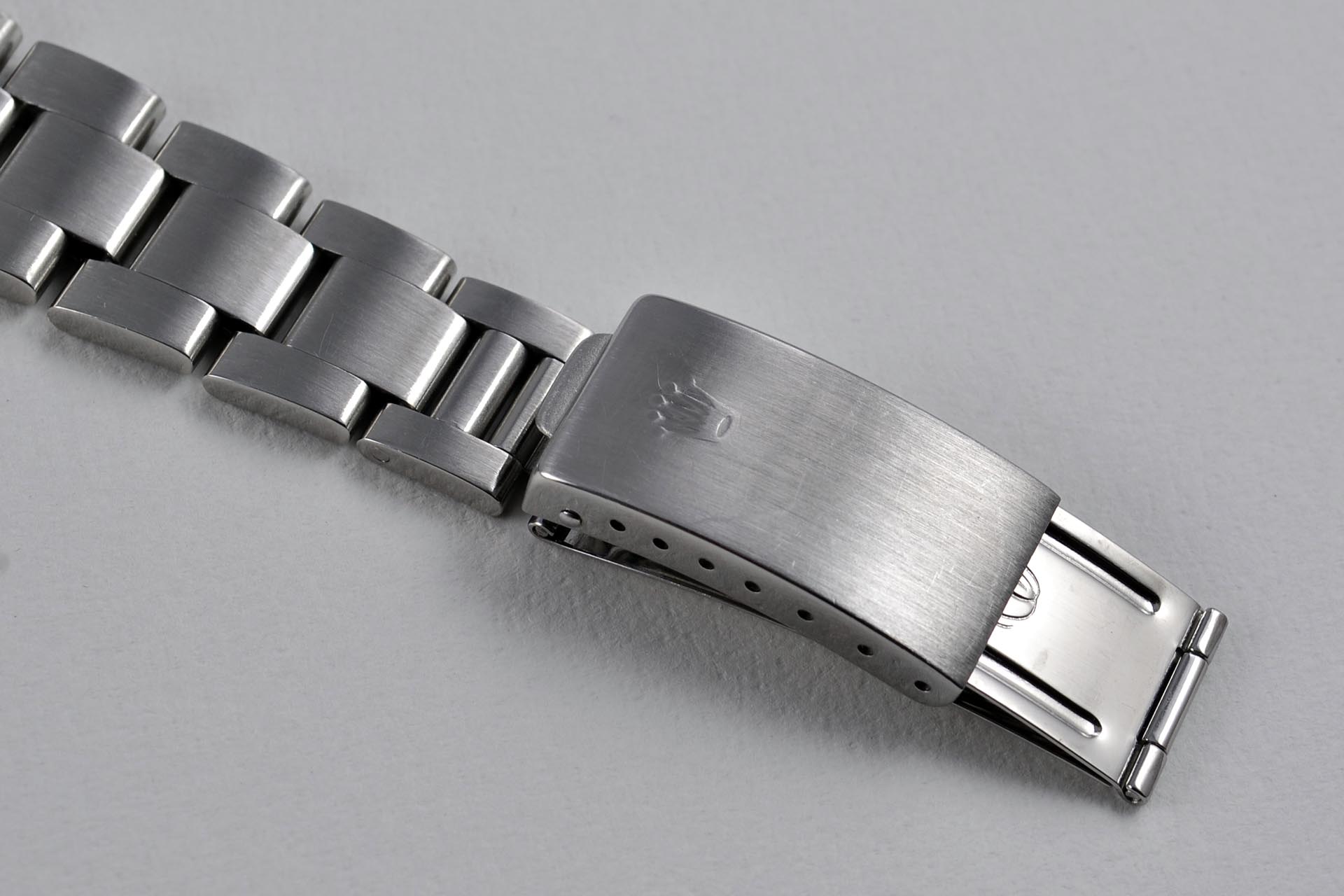 Rolex 6694 Champagne Dial 1972 - LumeVille
