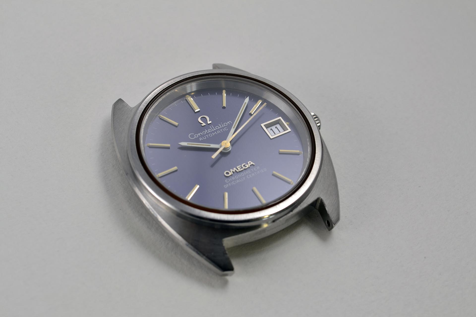 Omega Constellation C Shape Bleu 168.0056 early 1970 - LumeVille