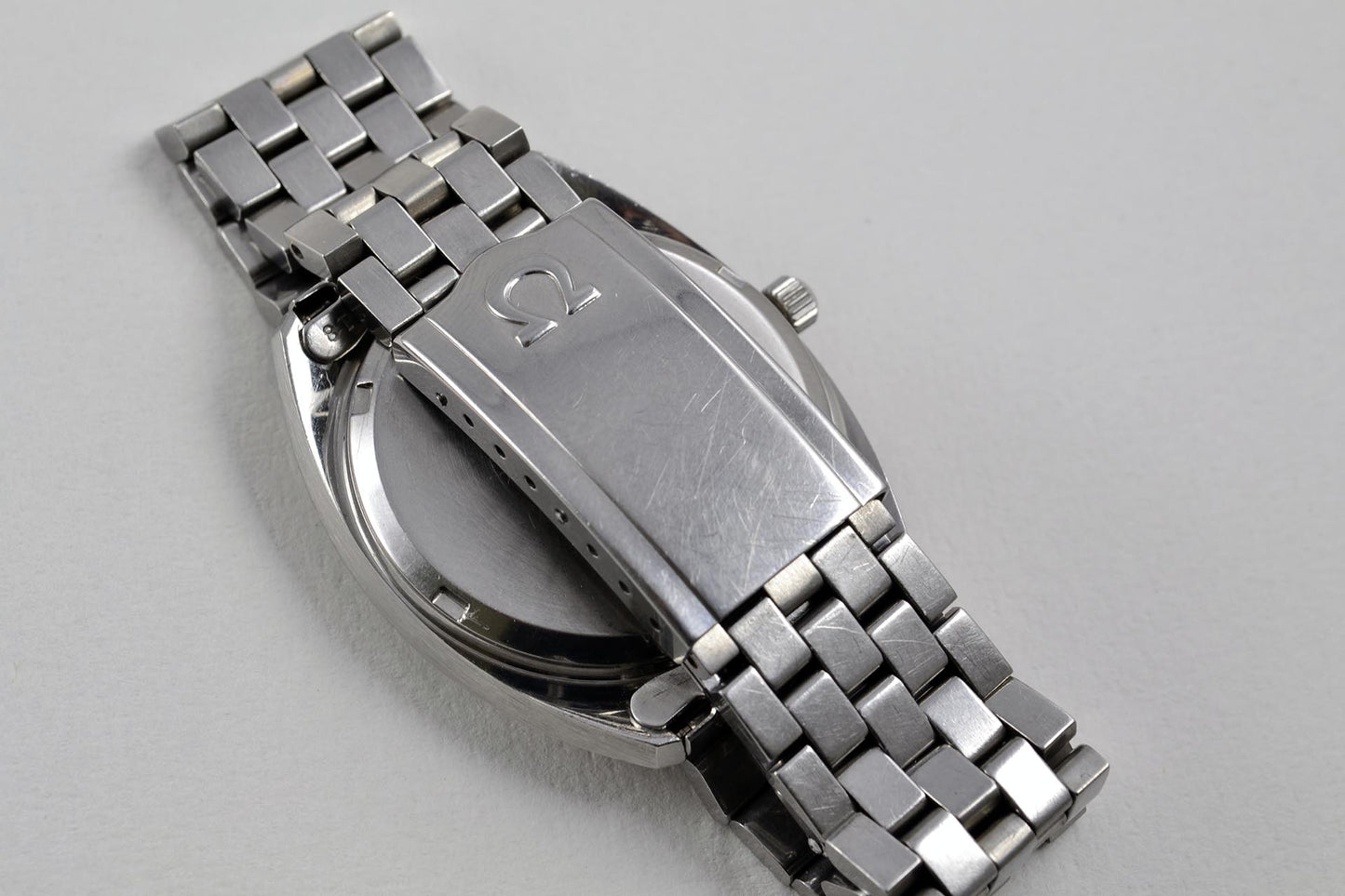 Omega Constellation C Shape Bleu 168.0056 early 1970 - LumeVille