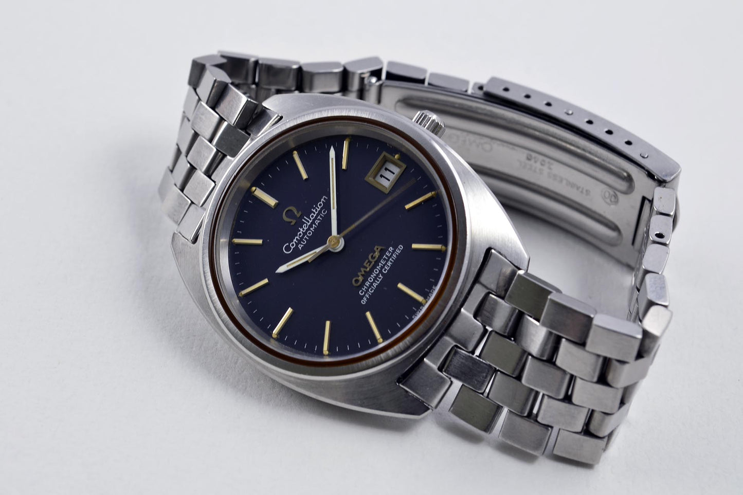 Omega Constellation C Shape Bleu 168.0056 early 1970 - LumeVille