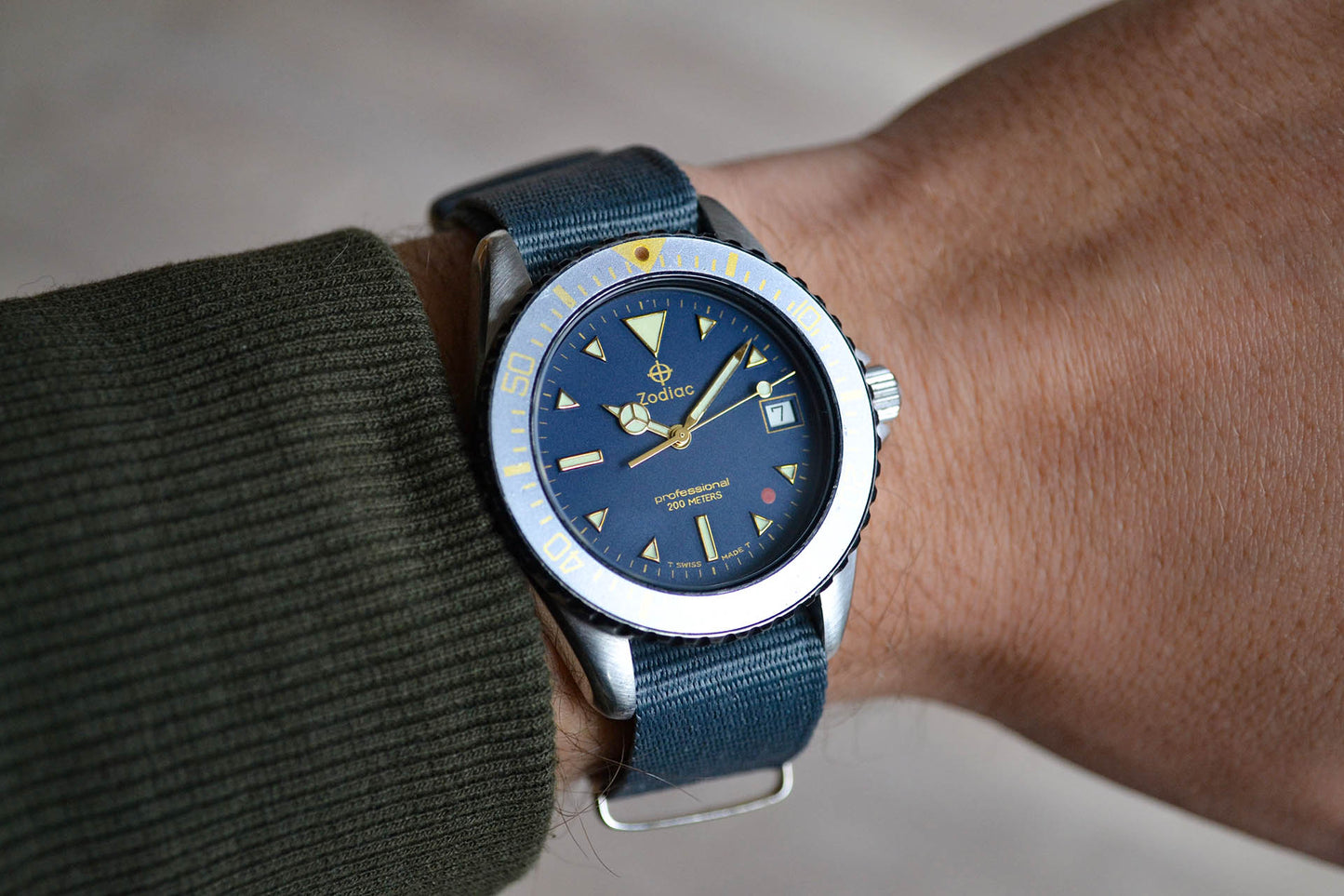 zodiac 113.15.20 Red Dot Diver Blue lumeville montre vintage