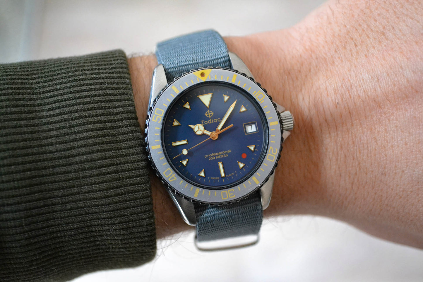 zodiac 113.15.20 Red Dot Diver Blue lumeville montre vintage