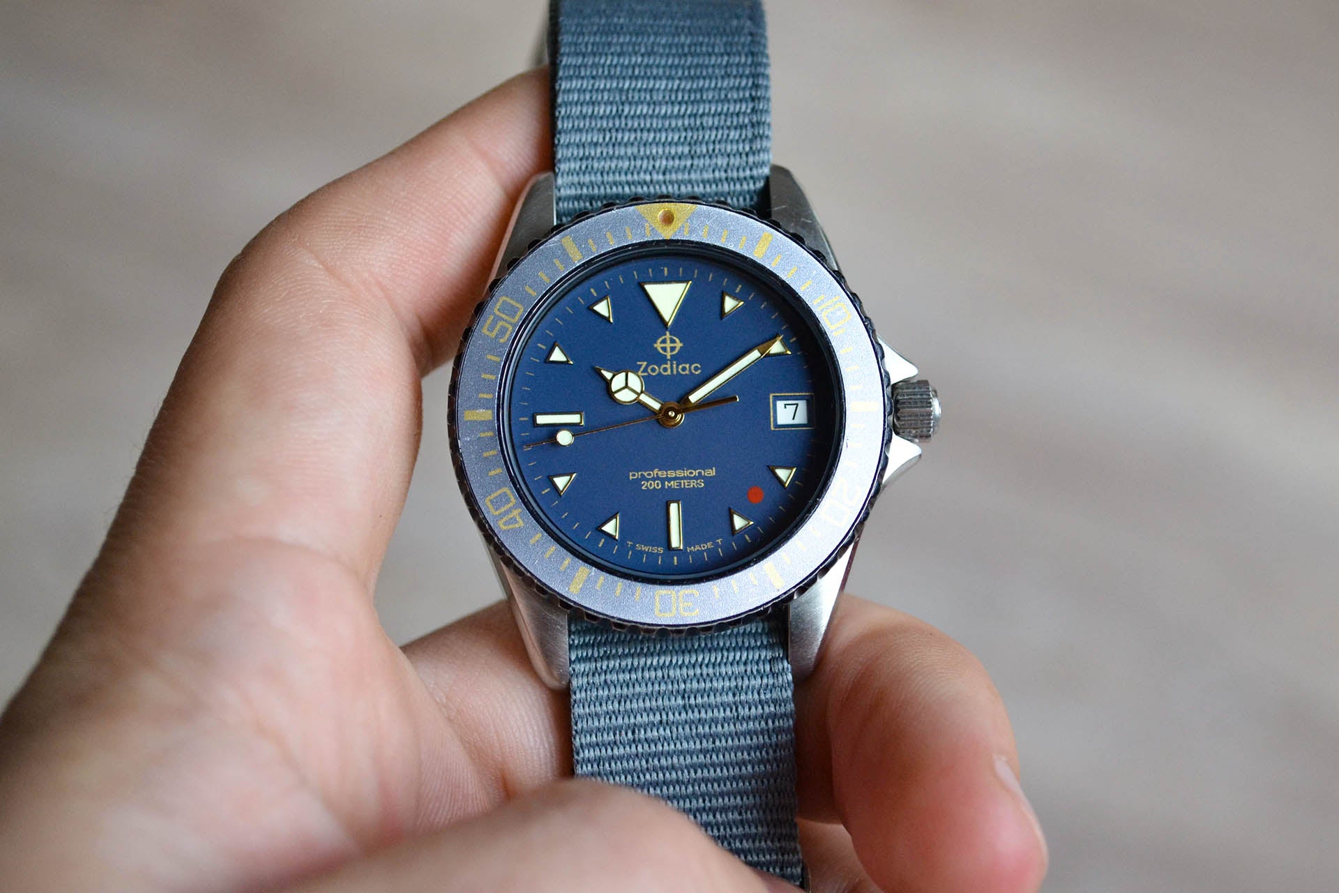 zodiac 113.15.20 Red Dot Diver Blue lumeville montre vintage