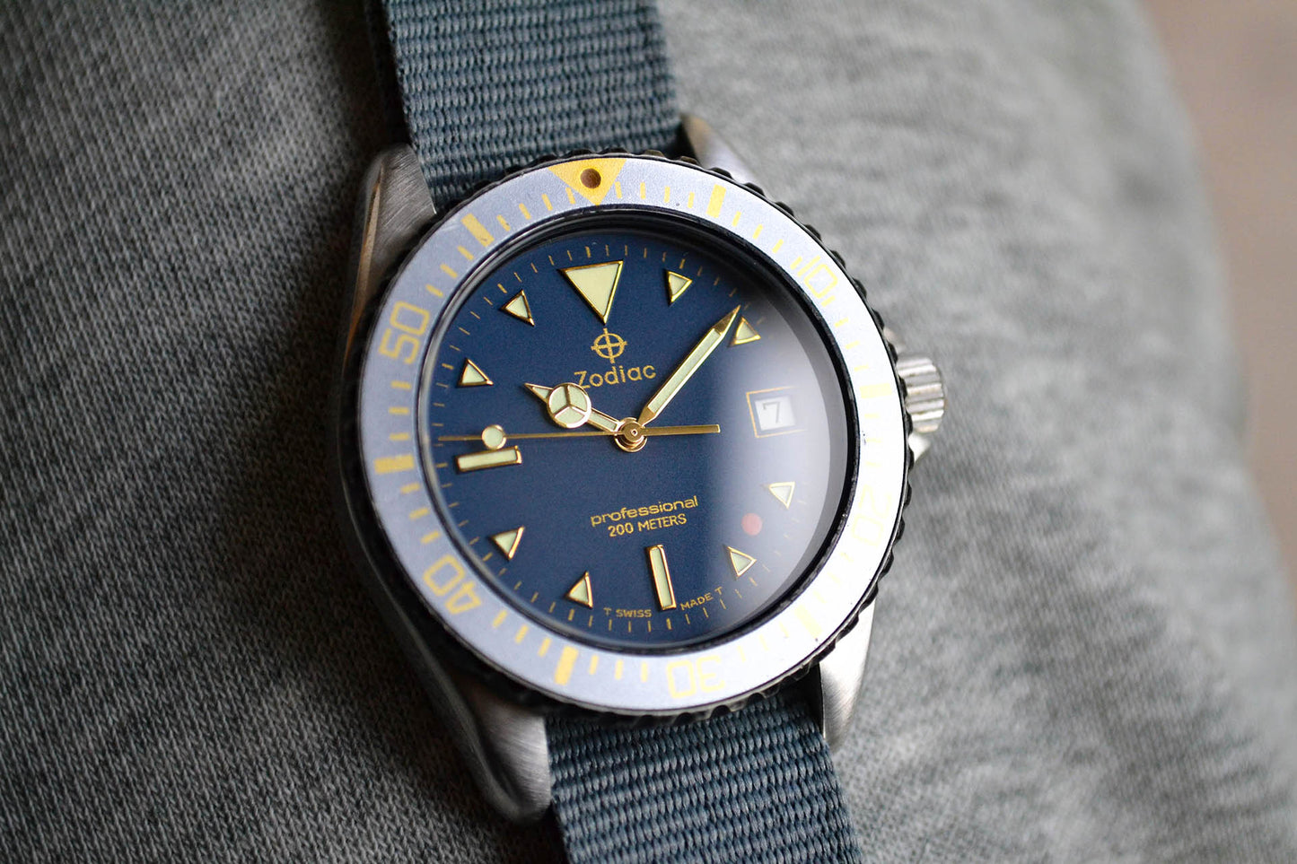 zodiac 113.15.20 Red Dot Diver Blue lumeville montre vintage