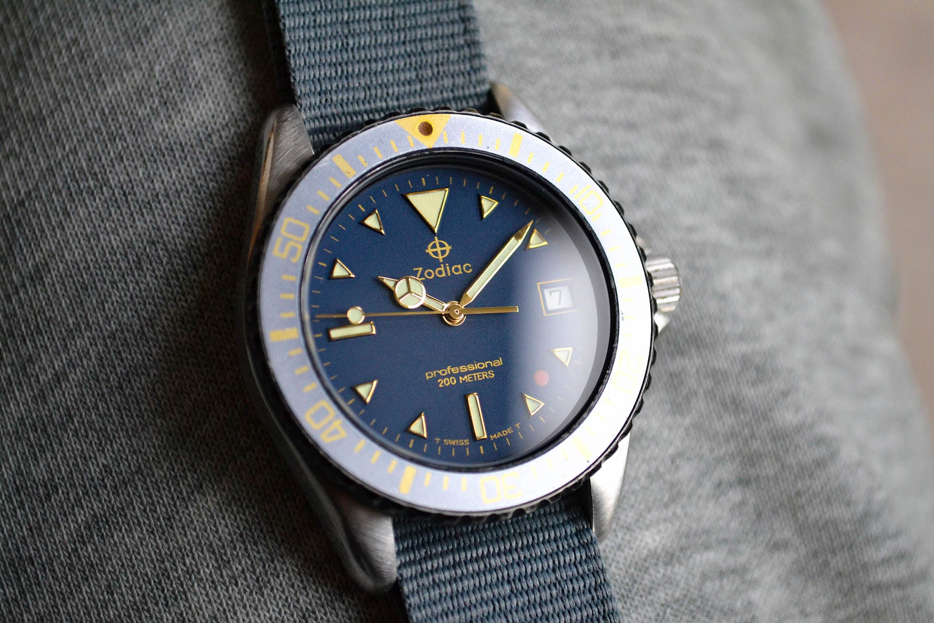 zodiac 113.15.20 Red Dot Diver Blue lumeville montre vintage