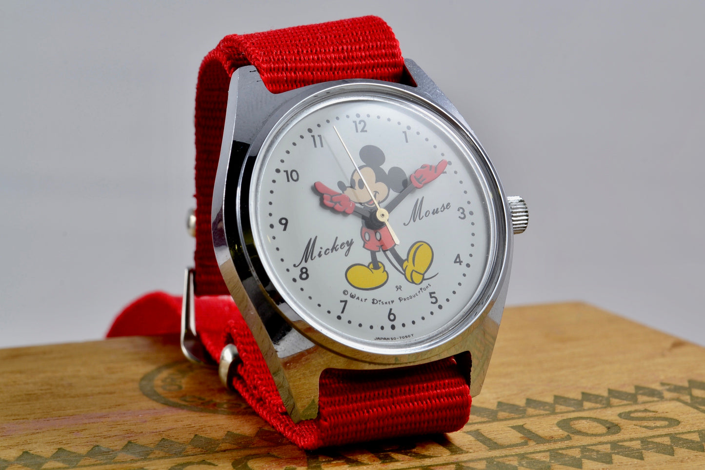 Seiko Mickey Mouse Walt Disney vers 1970 - LumeVille