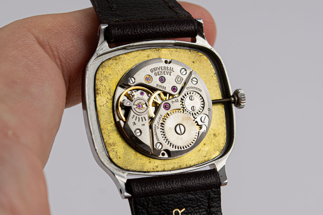 Universal Geneve Lapis lazuli 1-42 lumeville montre vintage