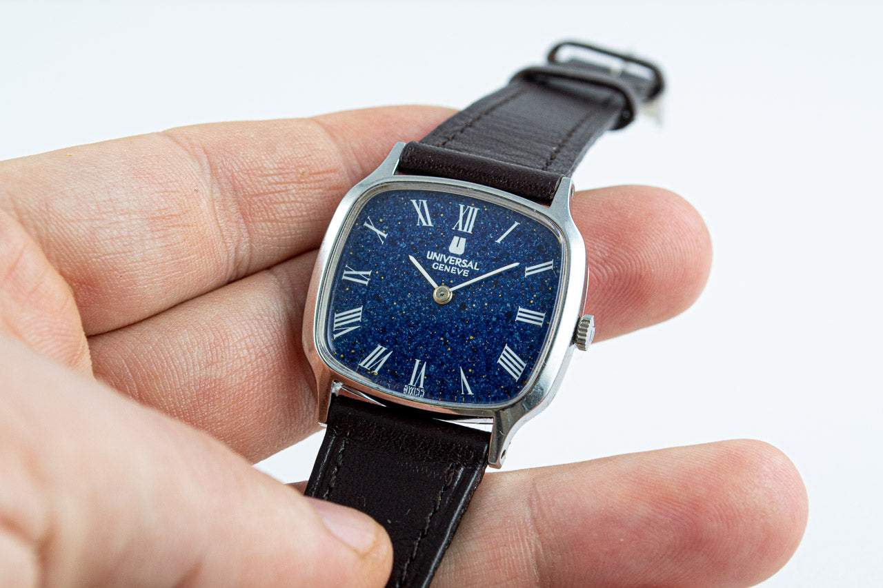 Universal Geneve Lapis lazuli 1-42 lumeville montre vintage