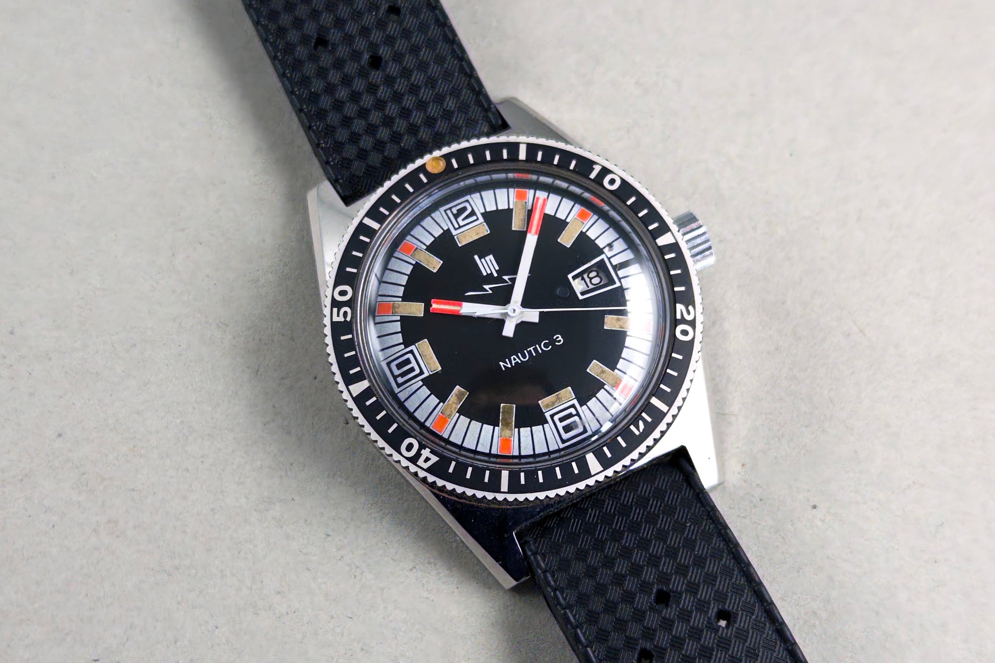 Lip Nautic 3 Diver Electronic r184 lumeville vintage watch