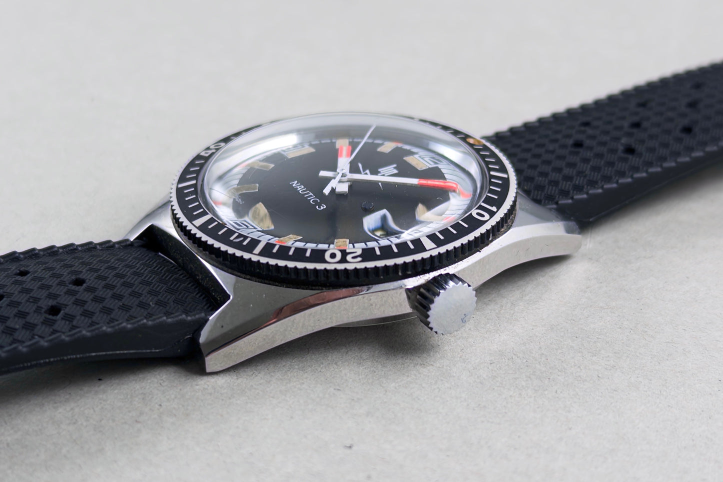 Lip Nautic 3 Diver Electronic r184 lumeville vintage watch