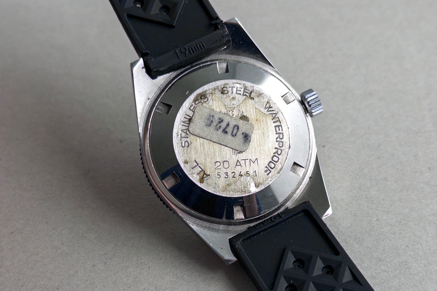Lip Nautic 3 Diver Electronic r184 lumeville vintage watch caseback