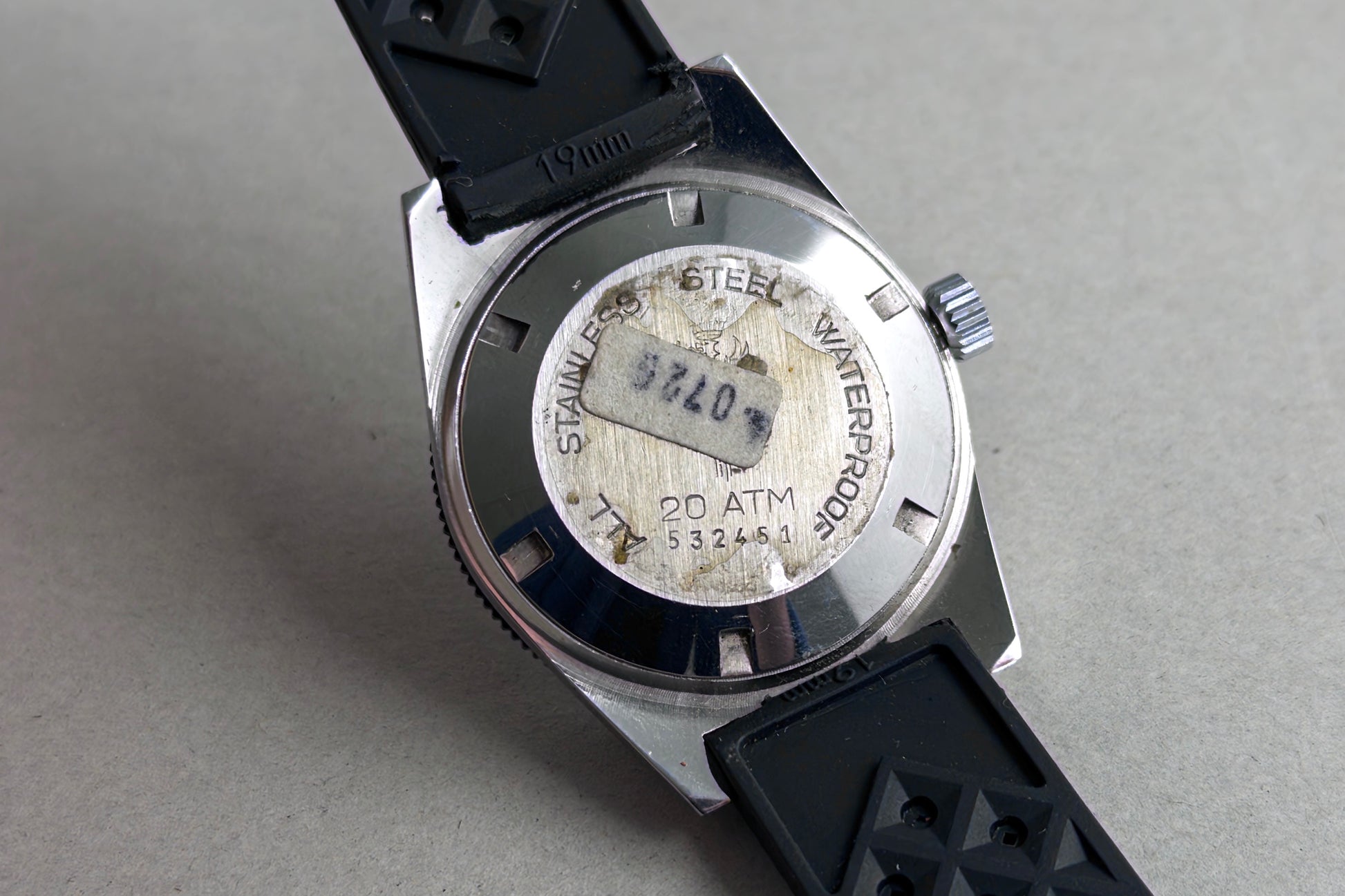 Lip Nautic 3 Diver Electronic r184 lumeville vintage watch caseback