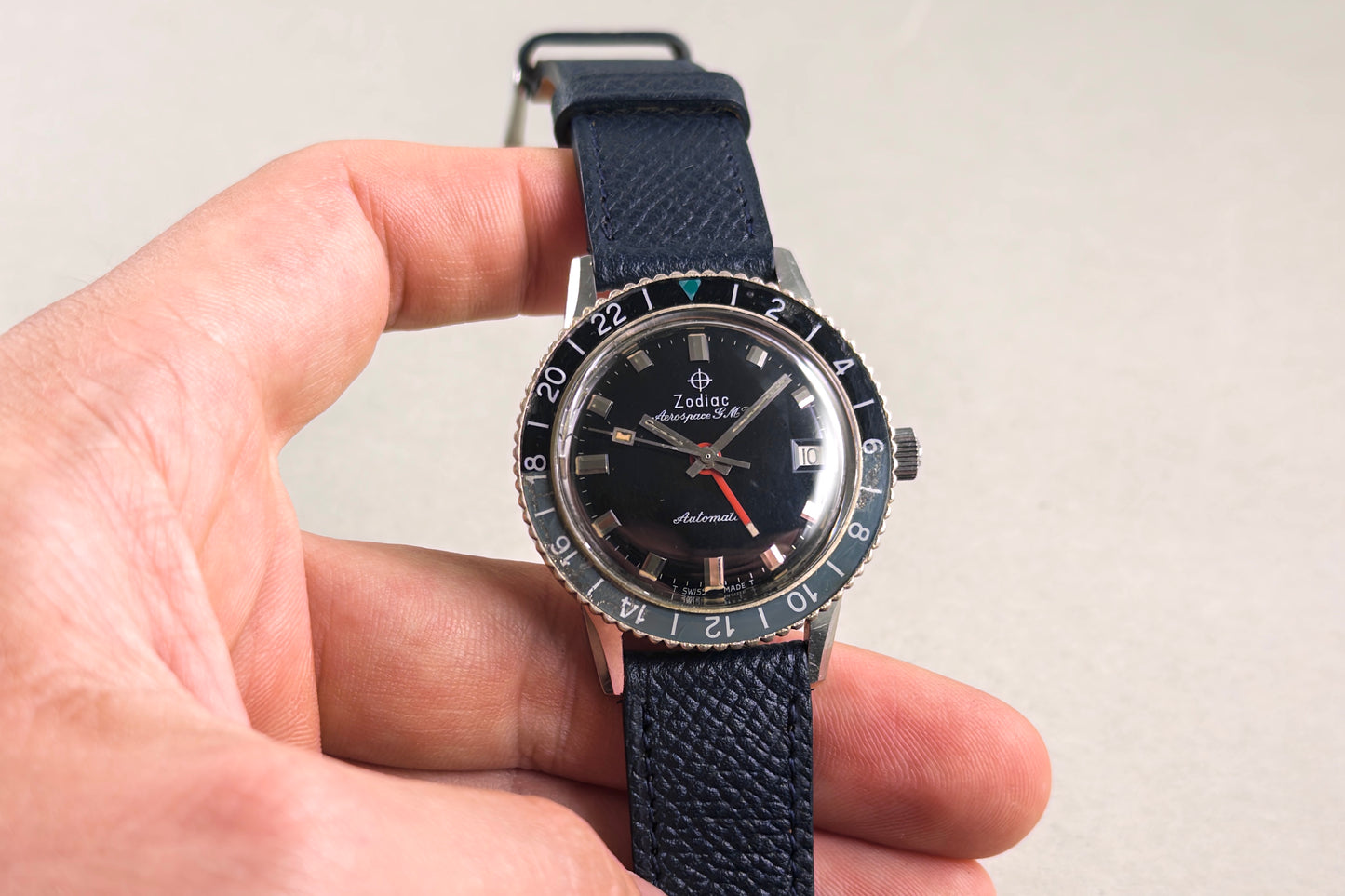 Zodiac Aerospace GMT 752-925 Bakelite lumeville vintage watch