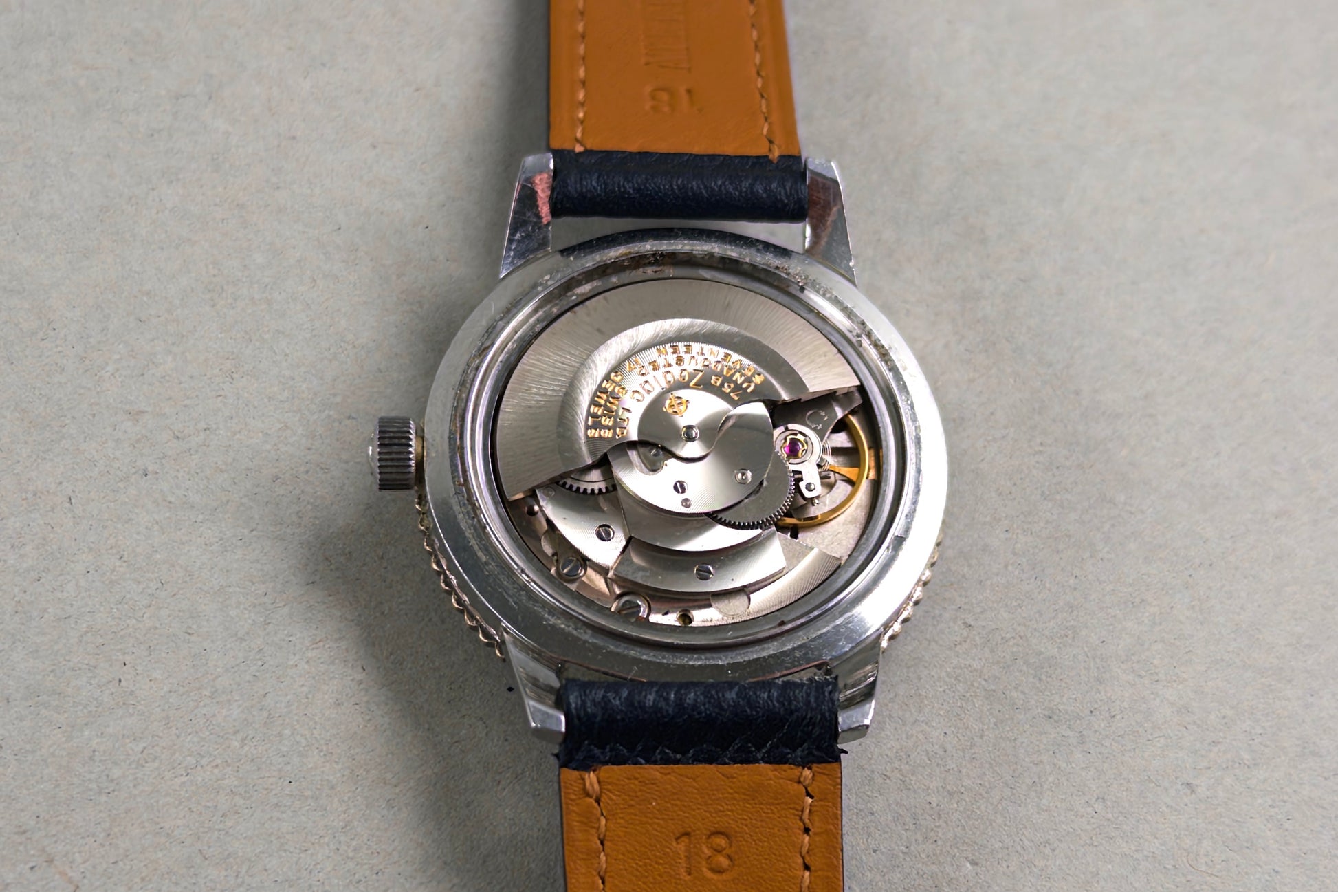 Zodiac Aerospace GMT 752-925 Bakelite lumeville vintage watch Zodiac 75 movement