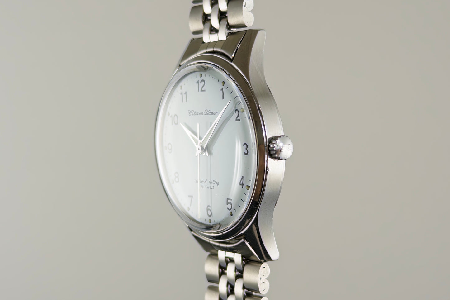 Side profile of the Citizen Homer Second Setting steel case