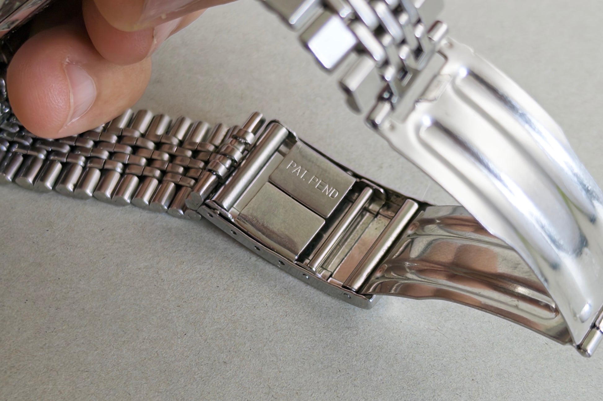 Open folding clasp of the Citizen Homer beads-of-rice steel bracelet
