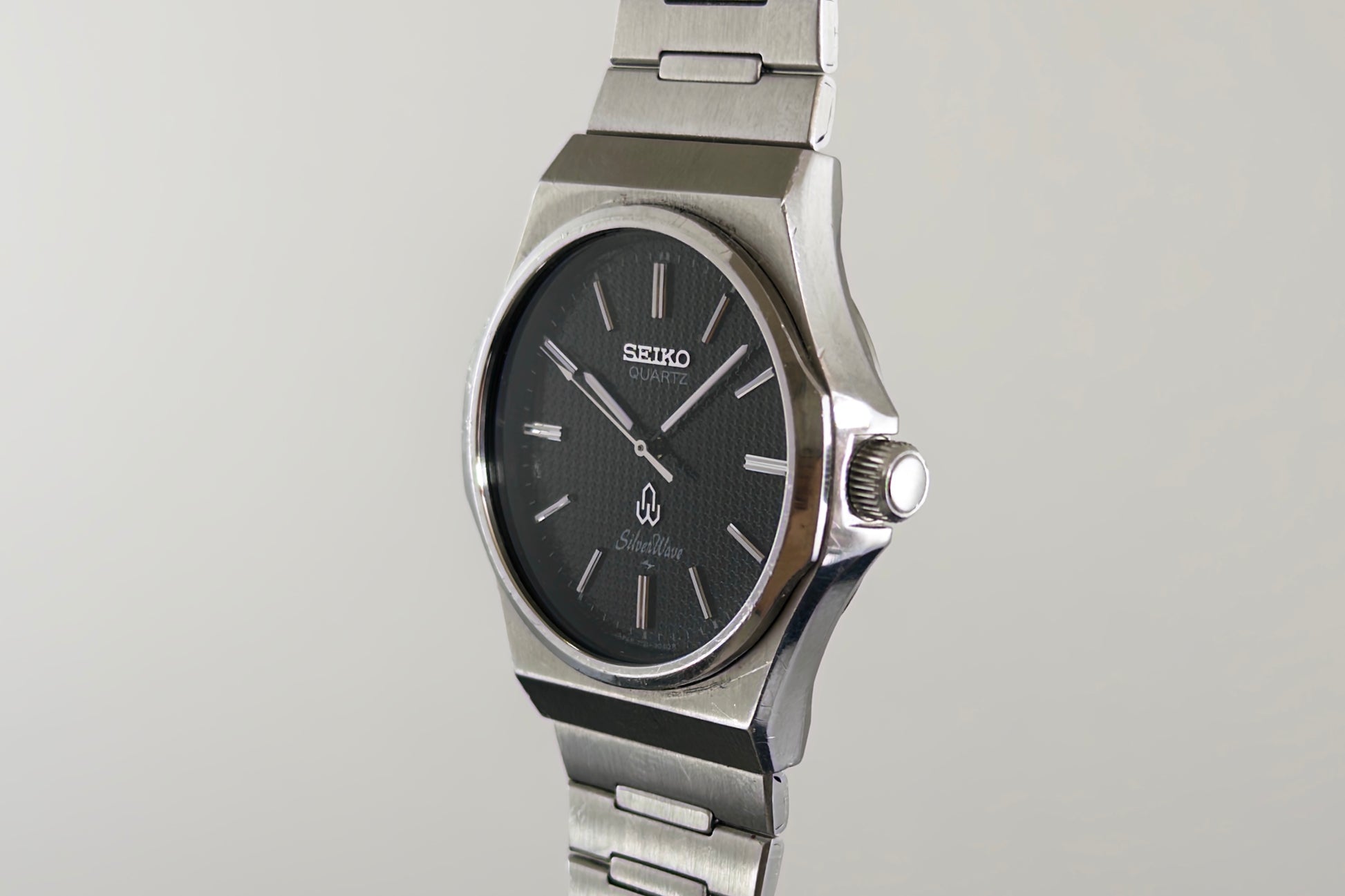 Seiko Silverwave 7121-703B three-quarter view with the crown visible