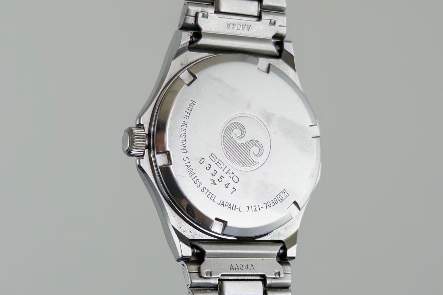 Caseback of the Seiko Silverwave engraved with the 7121-703B reference