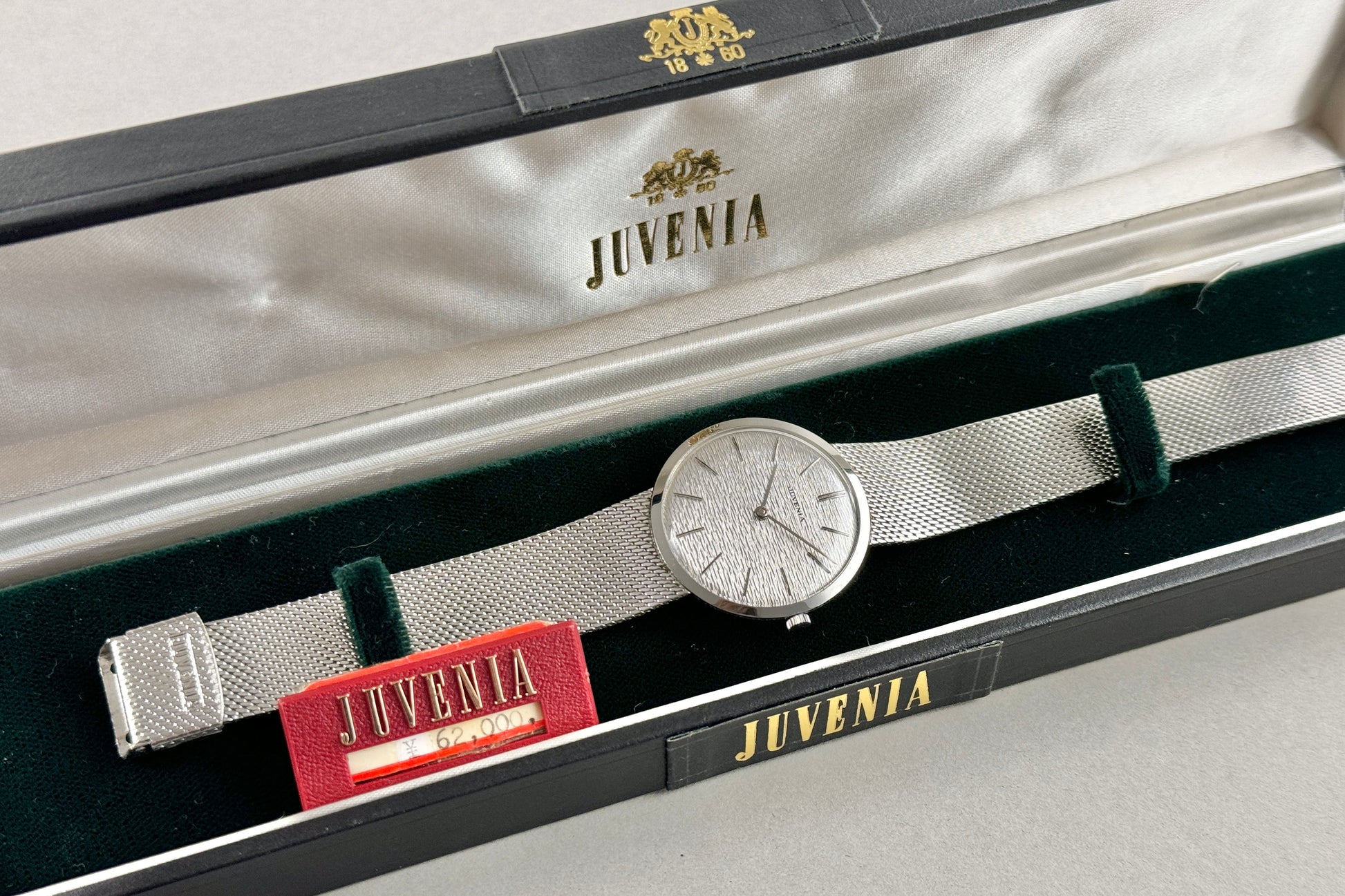 Juvenia Cadran Vague Mint lumeville montre vintage