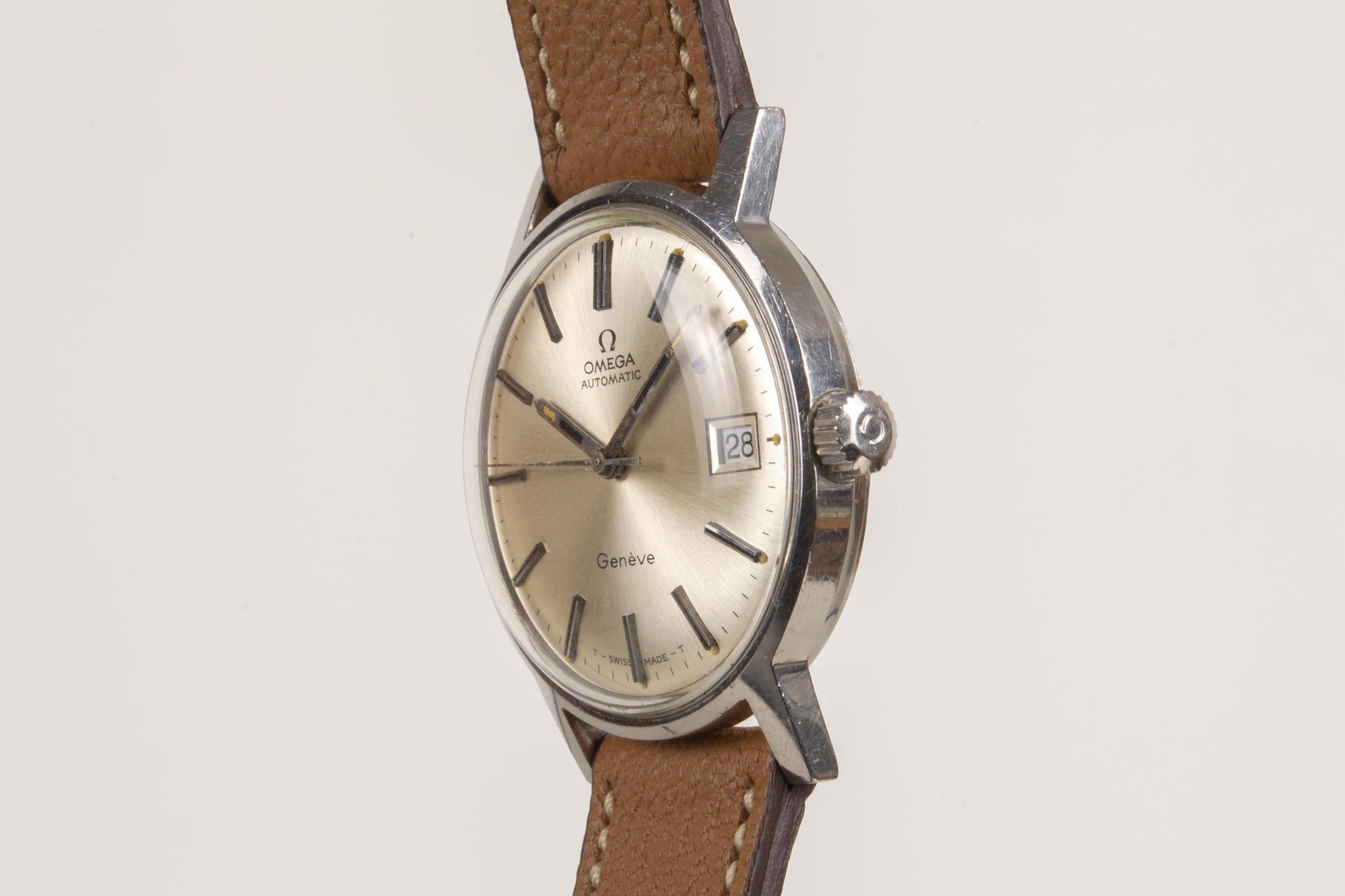 Omega Genève 166.070 lumeville montre vintage