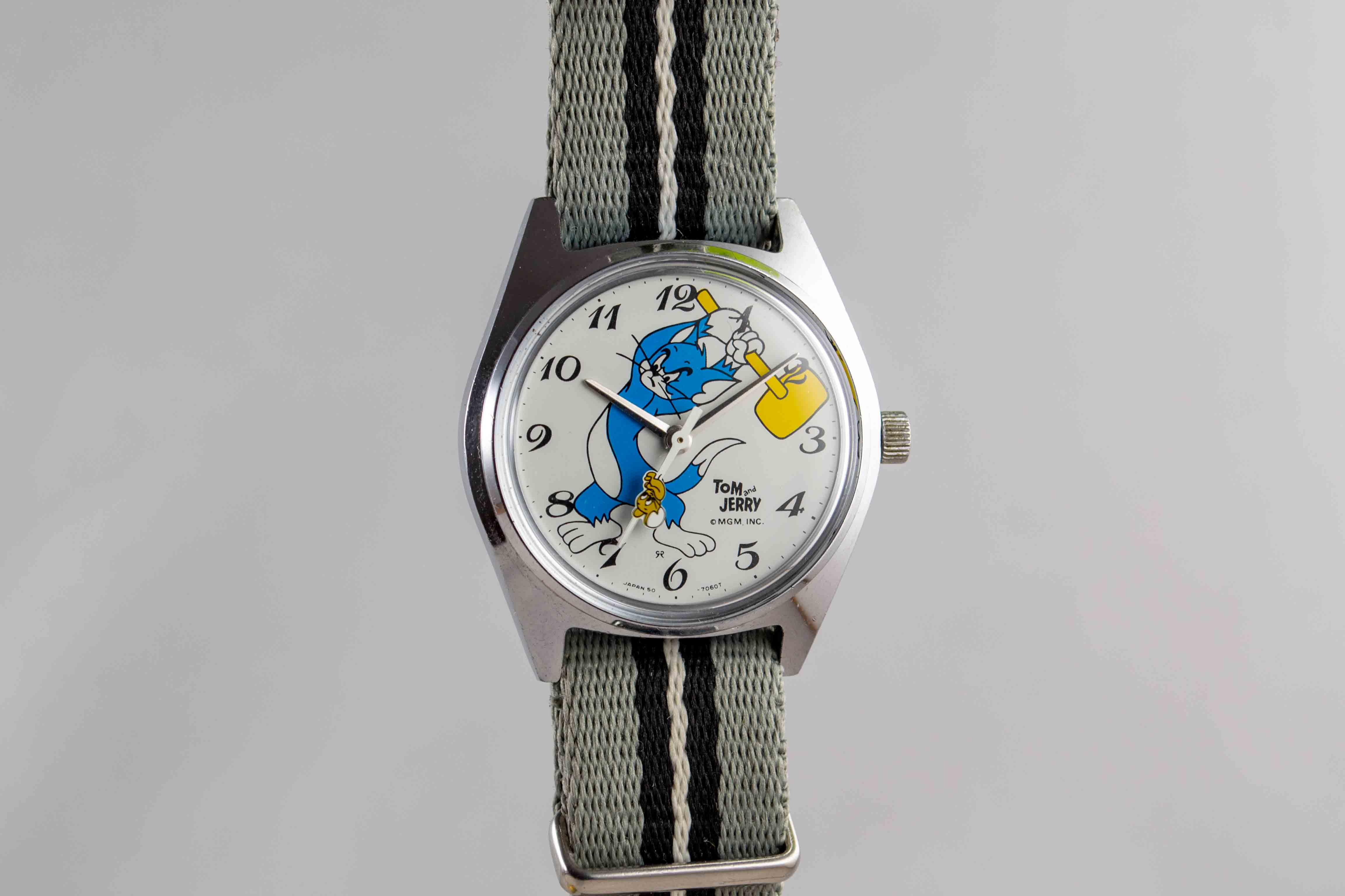 lumeville montre vintage Seiko Mécanique Tom et Jerry MGM 5000-7000