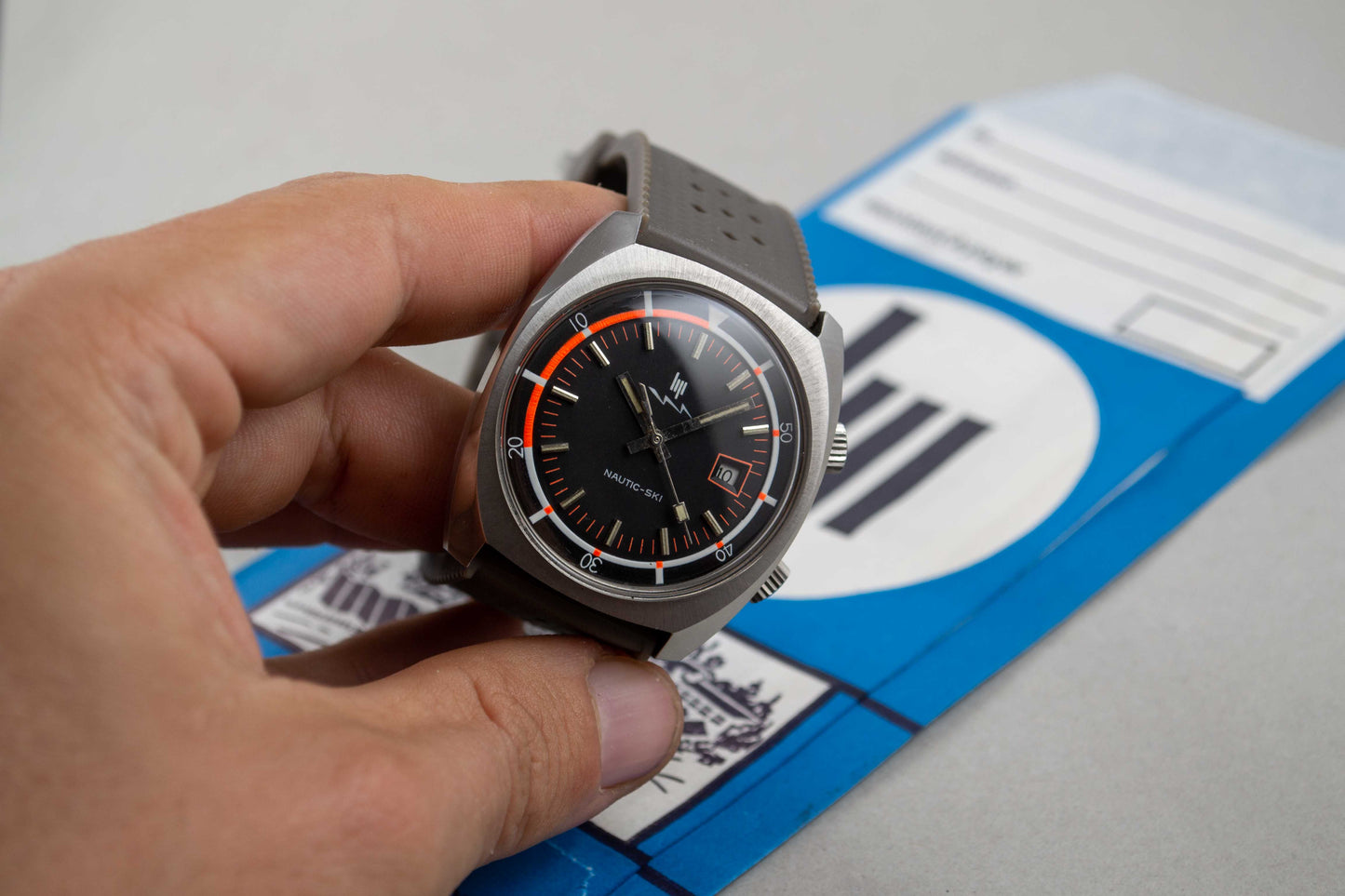 montre vintage Lip Nautic-Ski Mk2 Electronic lumeville