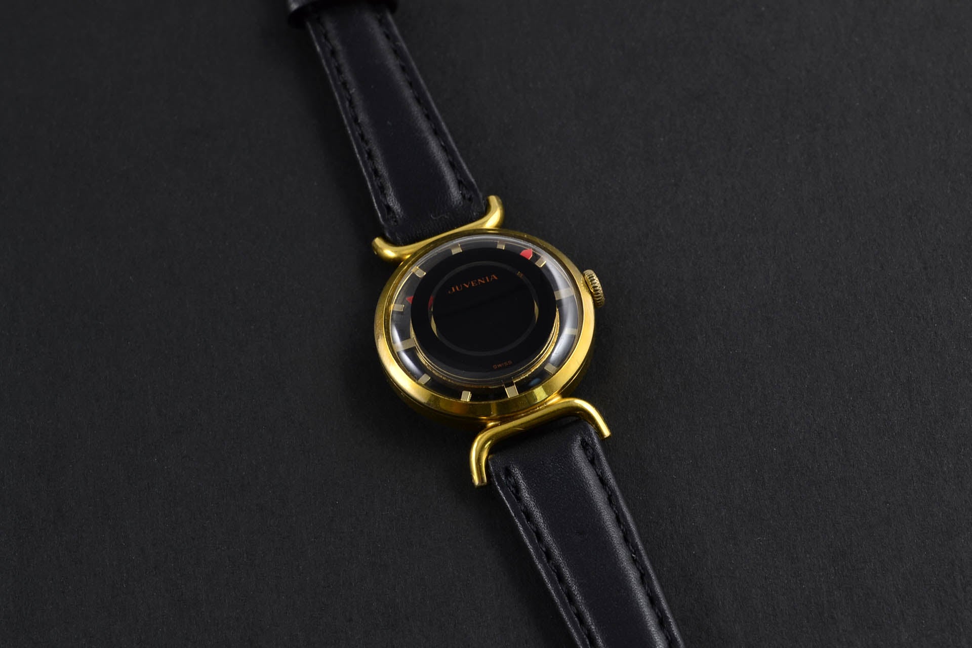 juvenia mystery watch mystérieuse lumeville montre vintage