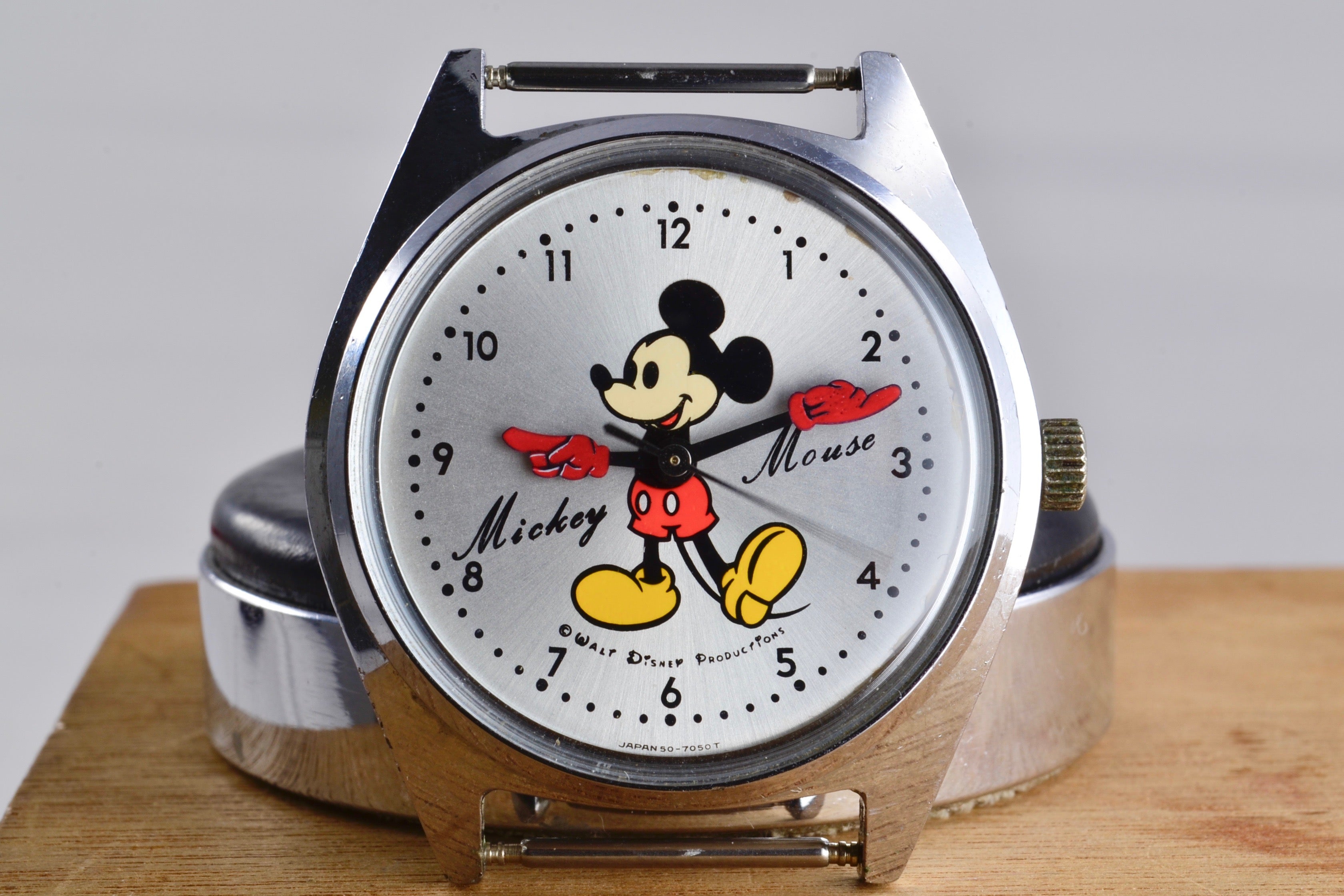 Seiko Mickey Mouse Walt Disney vers 1970 - LumeVille