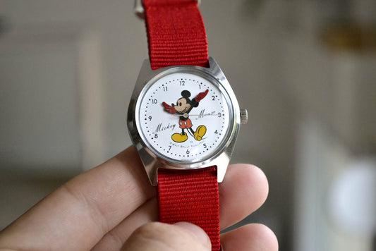 lumeville montre vintage blo Seiko Mickey Mouse Walt Disney vers 1970