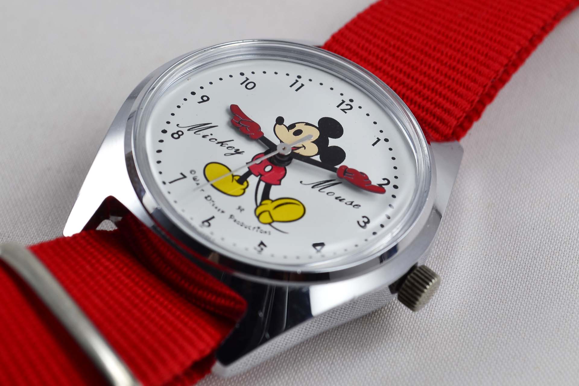 Seiko Mickey Mouse Walt Disney vers 1970 - LumeVille